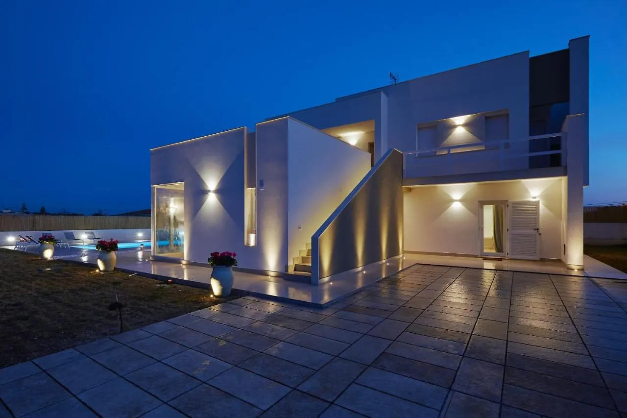 Sariva Villa Casesicule - Heated Pool, Beach At 50 M Ispica