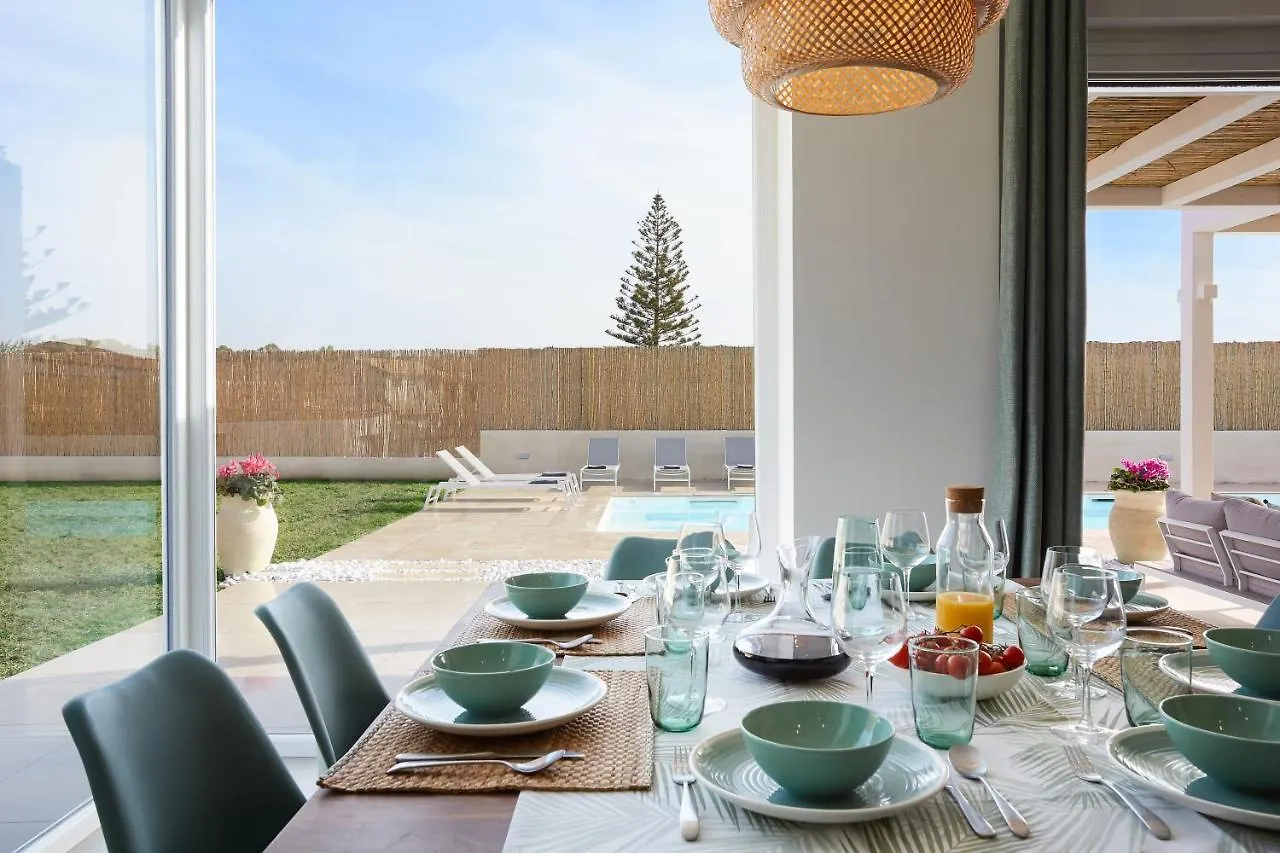 Sariva Villa Casesicule - Heated Pool, Beach At 50 M Ispica 0*,  İtalya